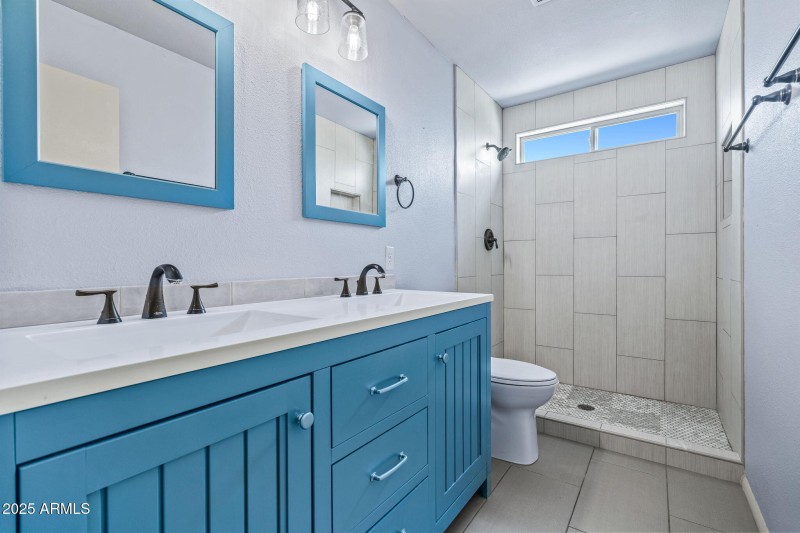 11-web-or-mls-3747 W Aire Libre Ave--7