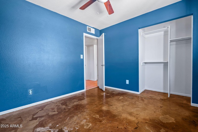 13-web-or-mls-3747 W Aire Libre Ave--9