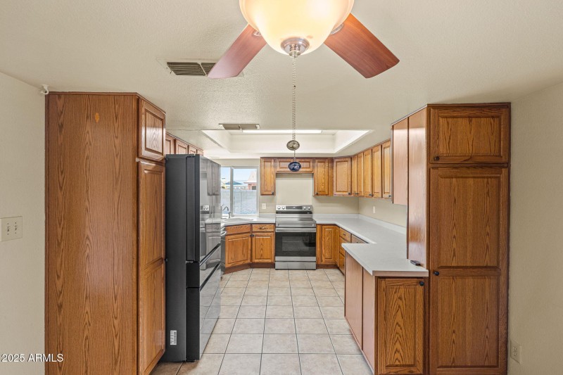 28-web-or-mls-3747 W Aire Libre Ave--24