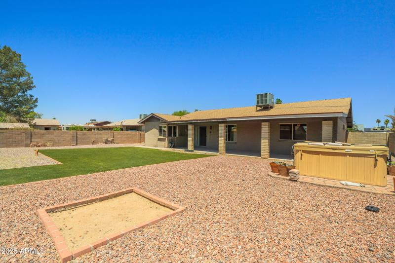 36-web-or-mls-3747 W Aire Libre Ave--32