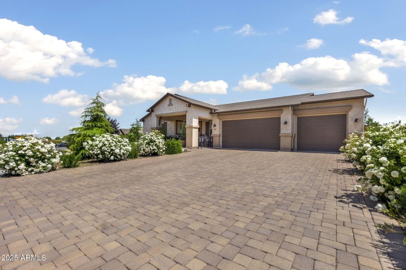 4-web-or-mls-707-lunar-view-way