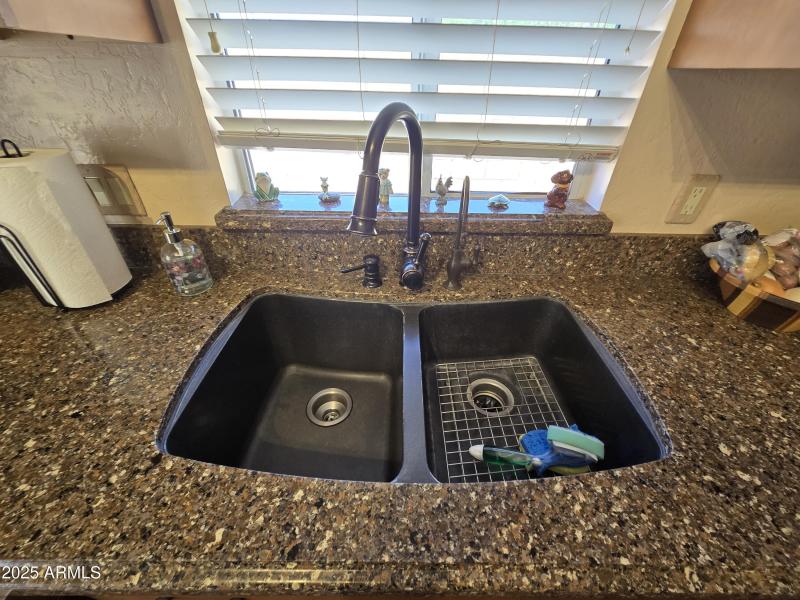 Graphite sink