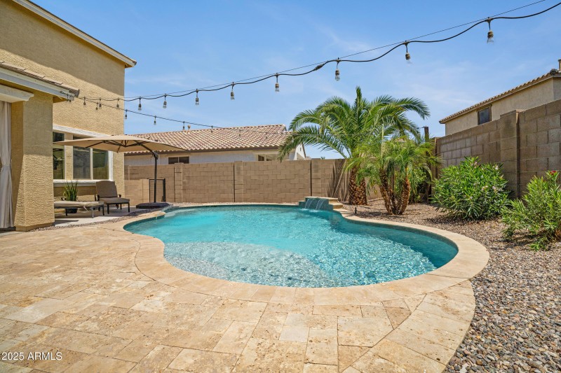 Travertine tile pool deck