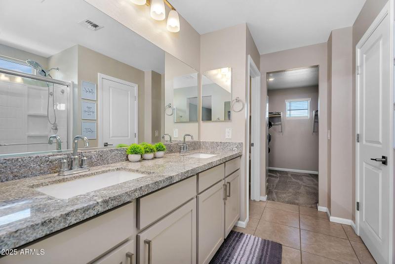 Primary Bath – Dual Vanities, No Waiting