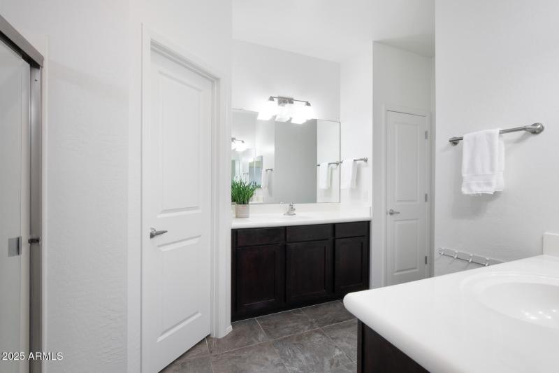 3113 E Danbury Rd Unit 10-16