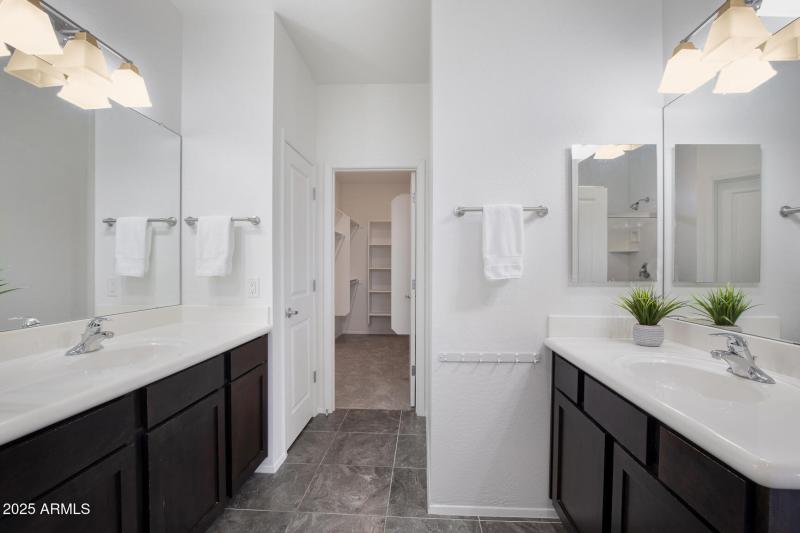 3113 E Danbury Rd Unit 10-17