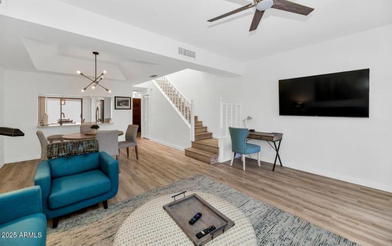 3037 E Rose Ln-large-008-020-TOD1854-150