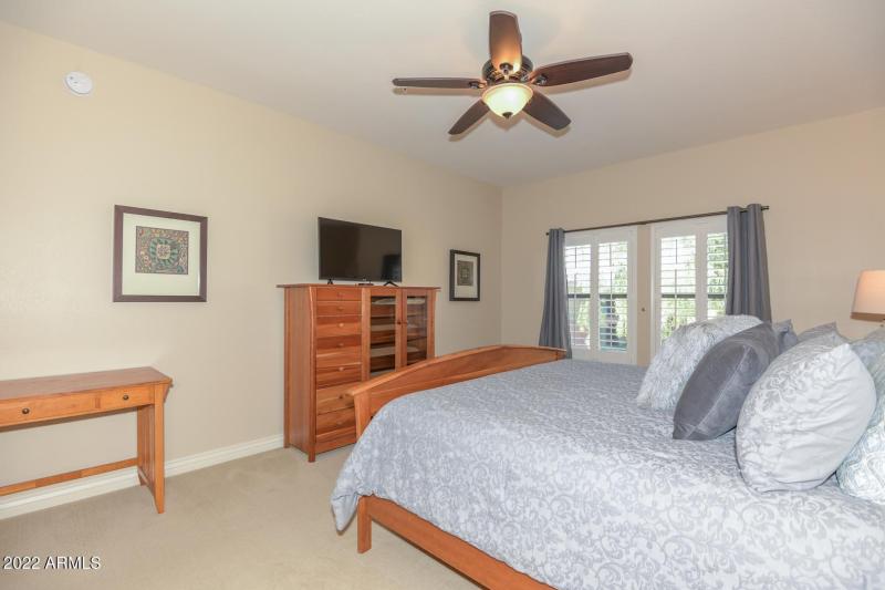 Master Bedroom2
