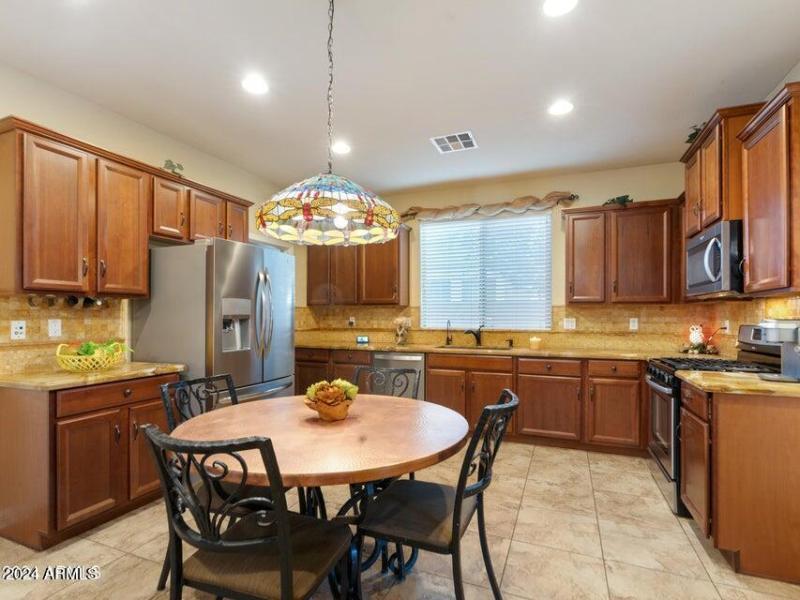 20240427175533343799000000-o