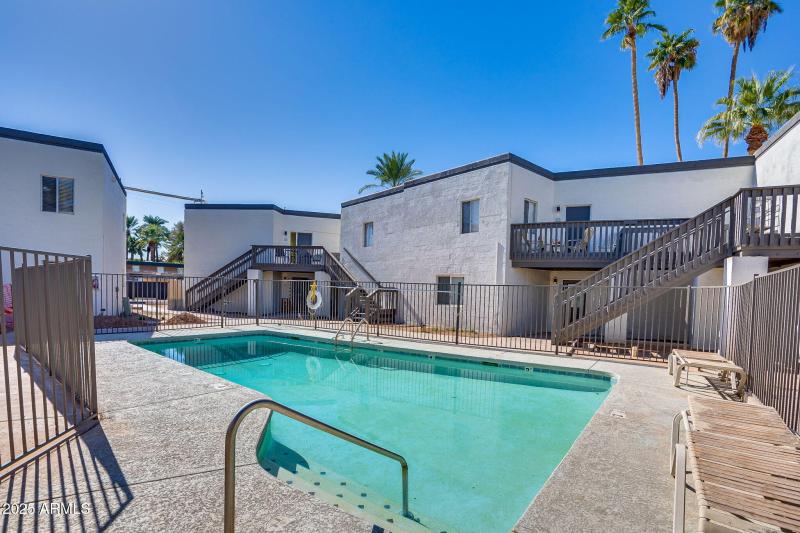 38-web-or-mls-Exterior-8