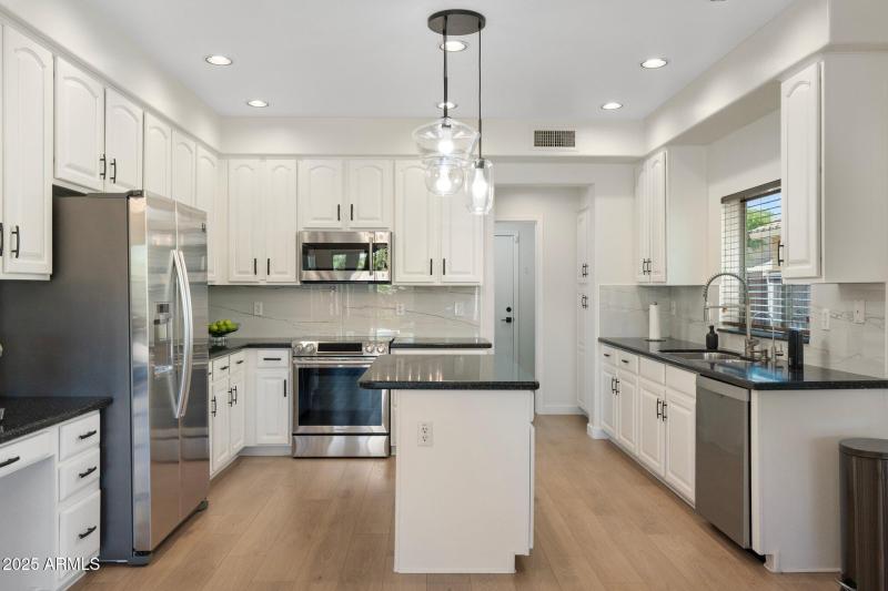 23-web-or-mls-DSC06725 copy