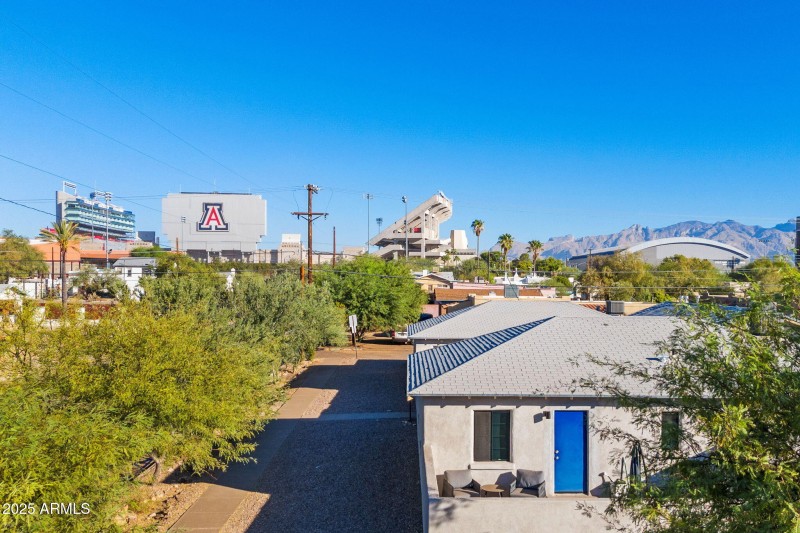 2-web-or-mls-300 N Cherry Ave - MLS Ima