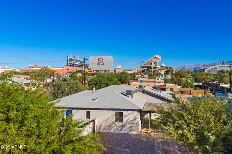 9-web-or-mls-300 N Cherry Ave - MLS Ima