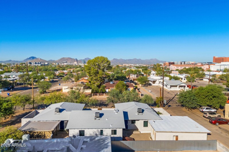 10-web-or-mls-300 N Cherry Ave - MLS Im