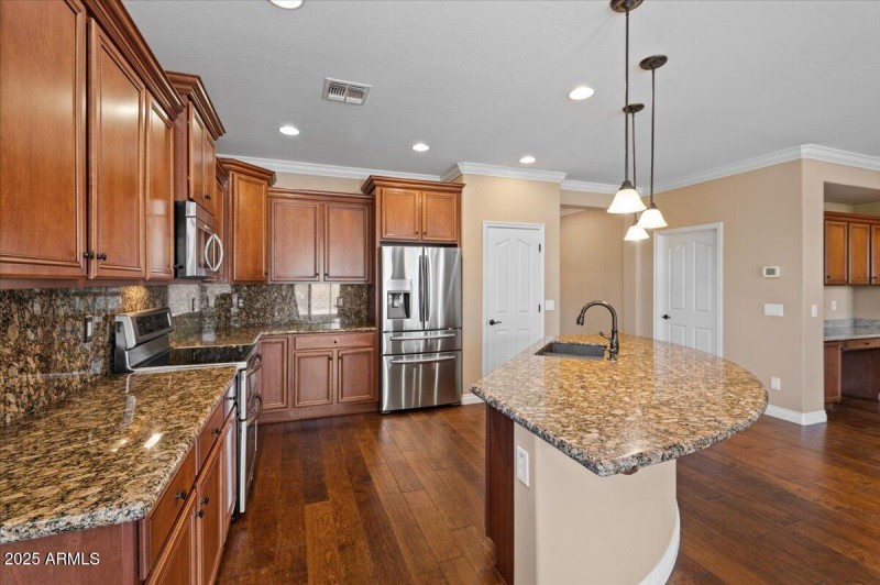 030-Kitchen