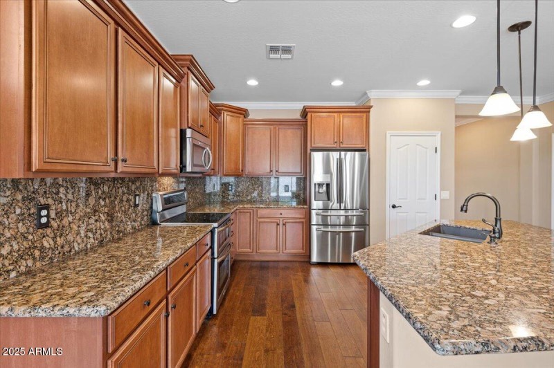 031-Kitchen