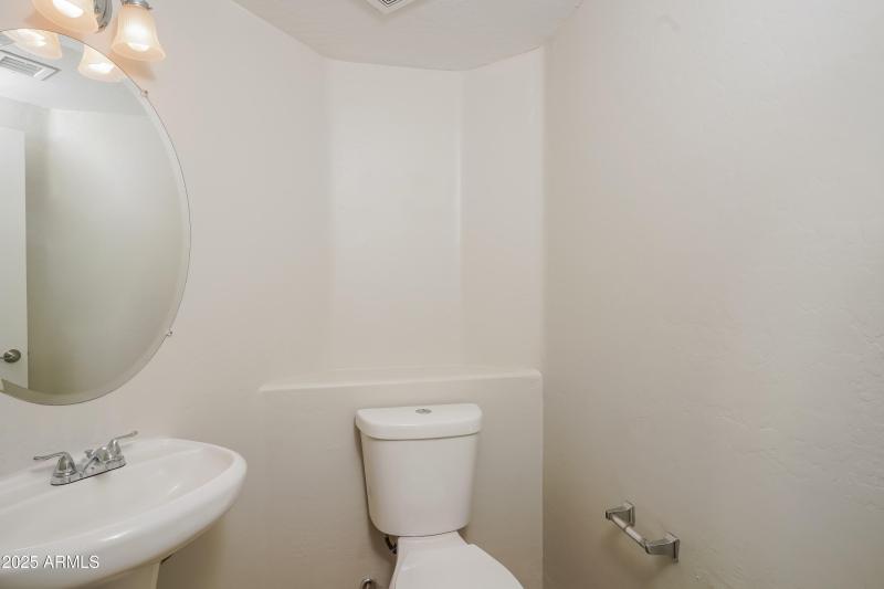 014-photo-bathroom-10947274