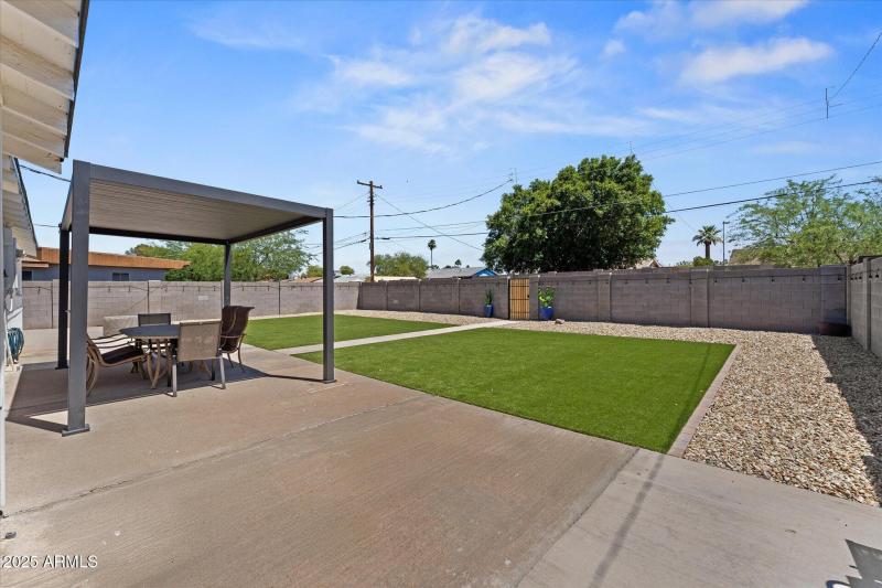 23-023-rear-exterior