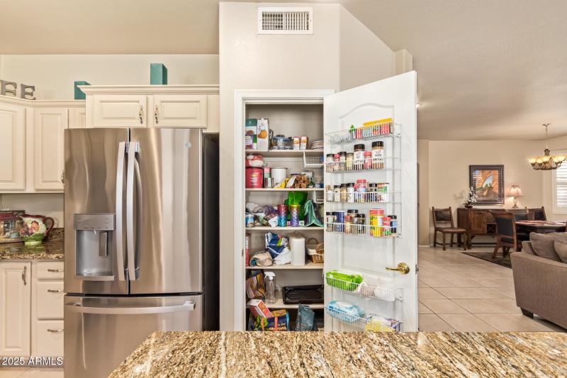 Kitchen pantry