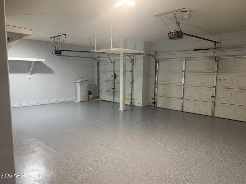 3 Car Garage/Water Sofnter