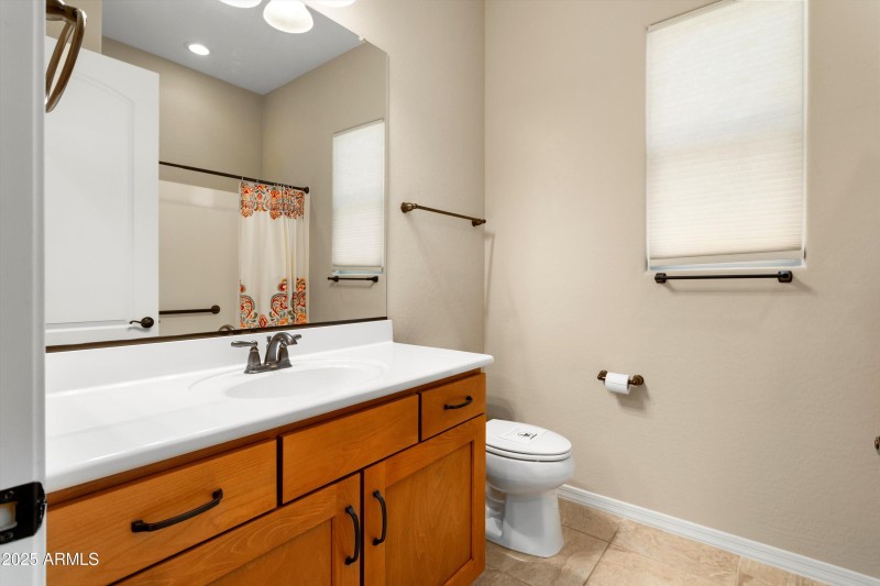 40-Bathroom 2