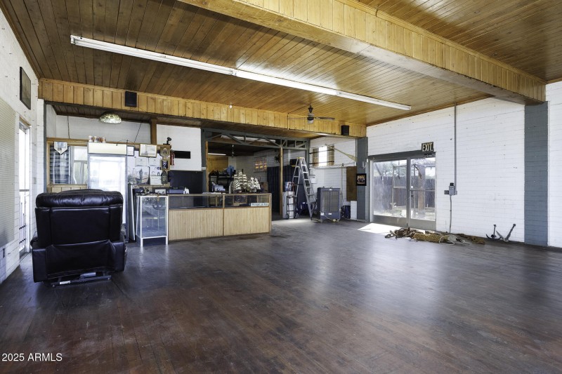 Showroom 1