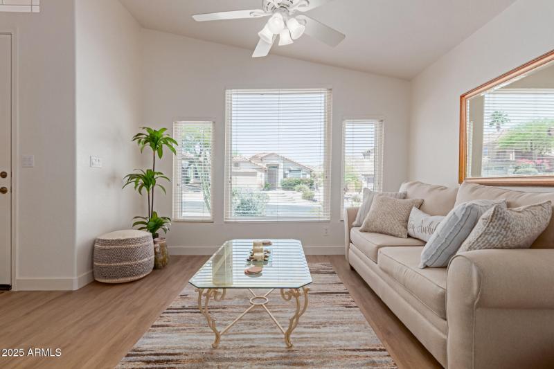 04- 1033 E MOUNTAIN VISTA DR, Phoenix