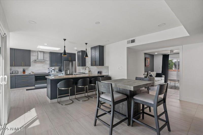 11-Dining and Kitchen