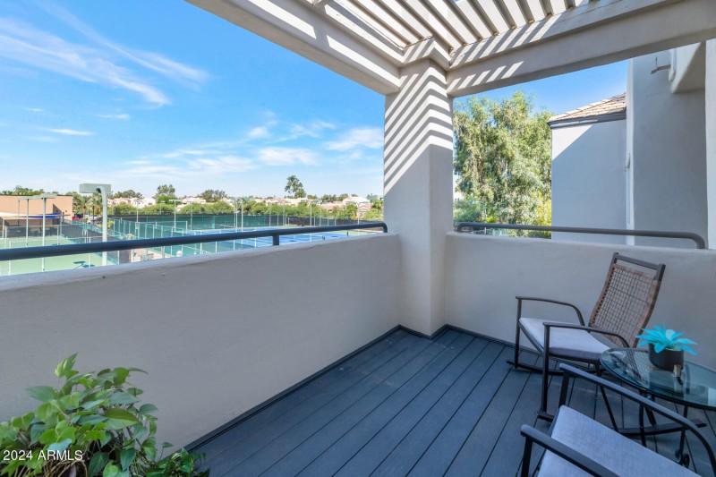 7710 E Gainey Ranch Rd-large-013-021-771