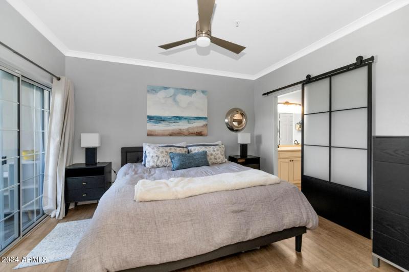 7710 E Gainey Ranch Rd-large-022-041-771