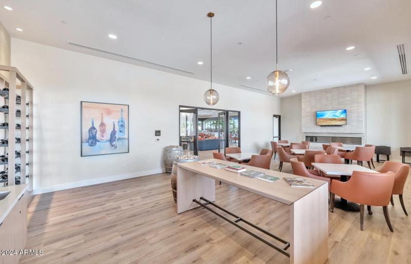 7710 E Gainey Ranch Rd-large-035-016-771