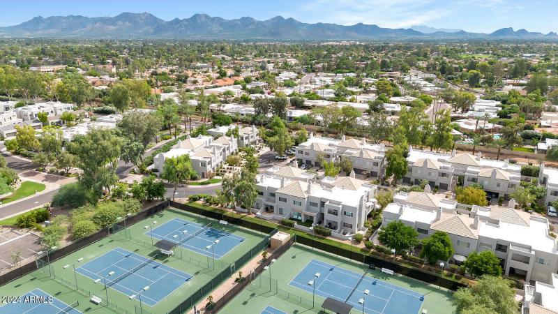 7710 E Gainey Ranch Rd-large-007-003-771