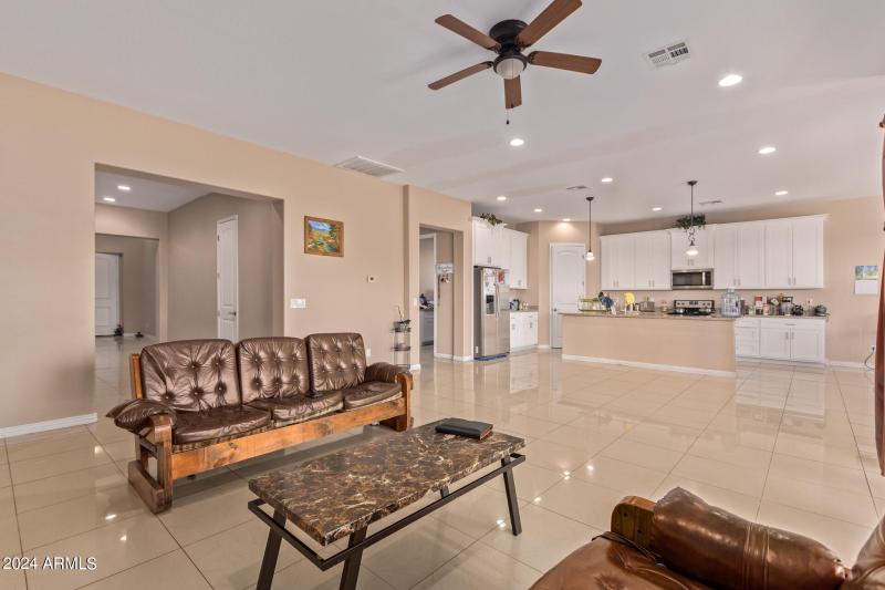 0010-10 - Indian School