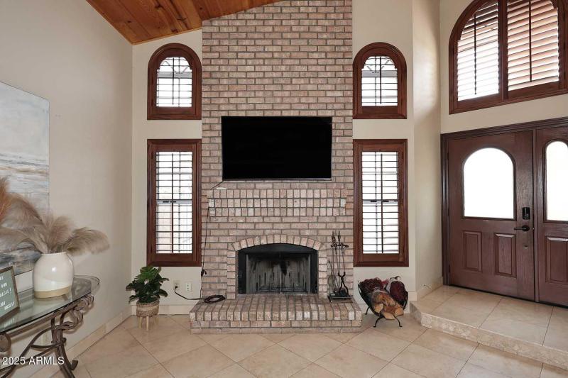 Living Room-Fireplace