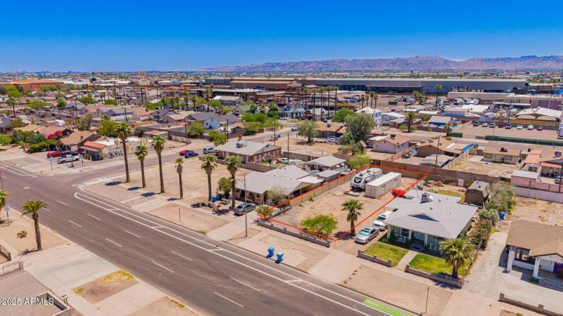 2123 W Jefferson with Approximate layout