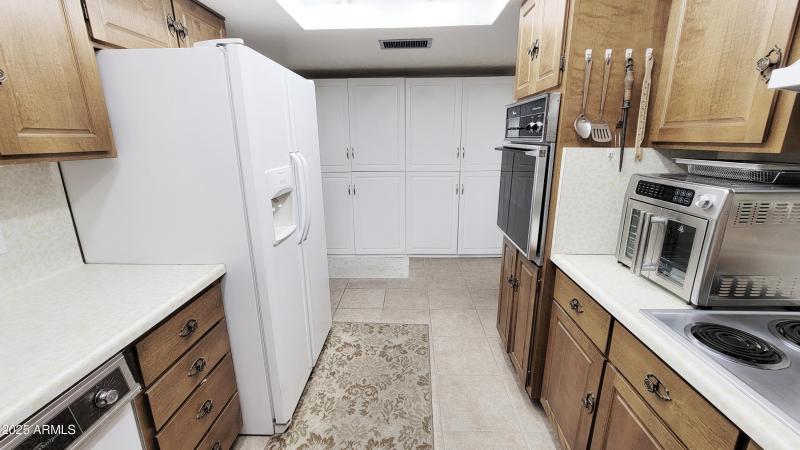 Full Wall Pantry