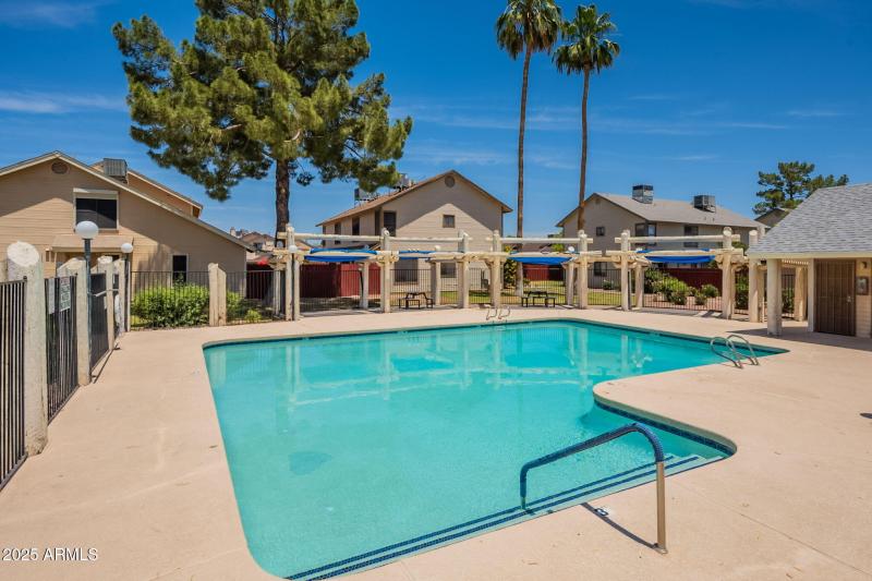 51-web-or-mls-Broadway-51