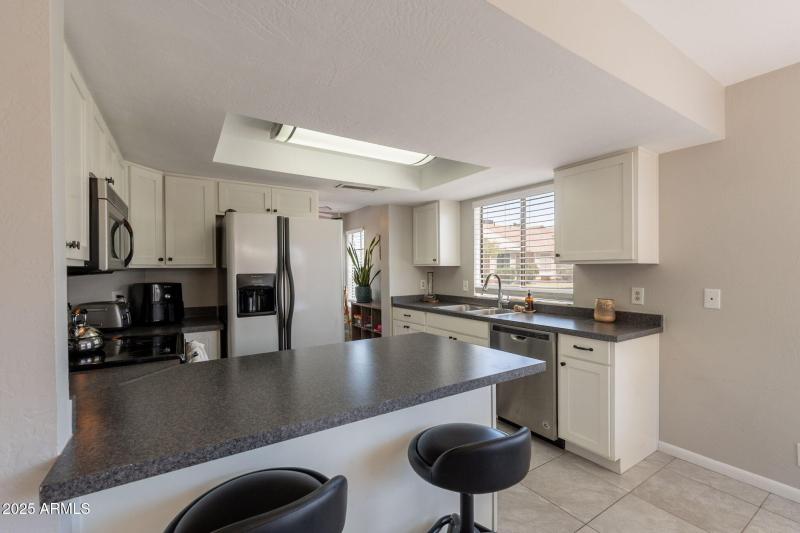 21-web-or-mls-Broadway-21