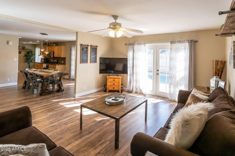 49d9cf5c-1165-4301-9b0f-51a7a8dd9feb