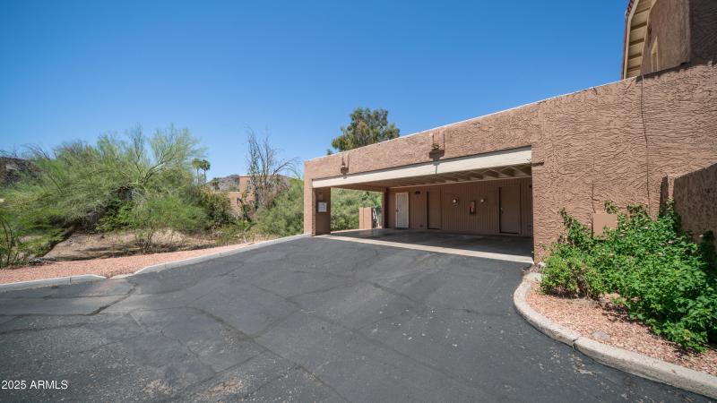 10420 N 10th St Unit 2 exterior-8