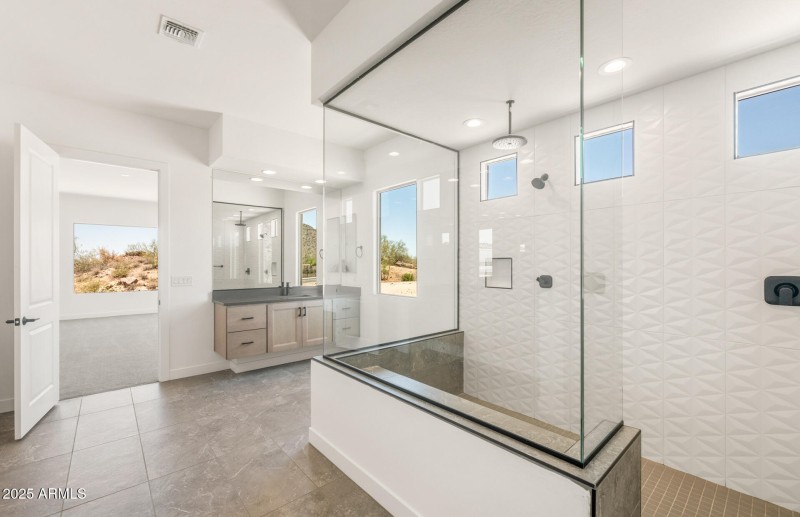 Owners Bath