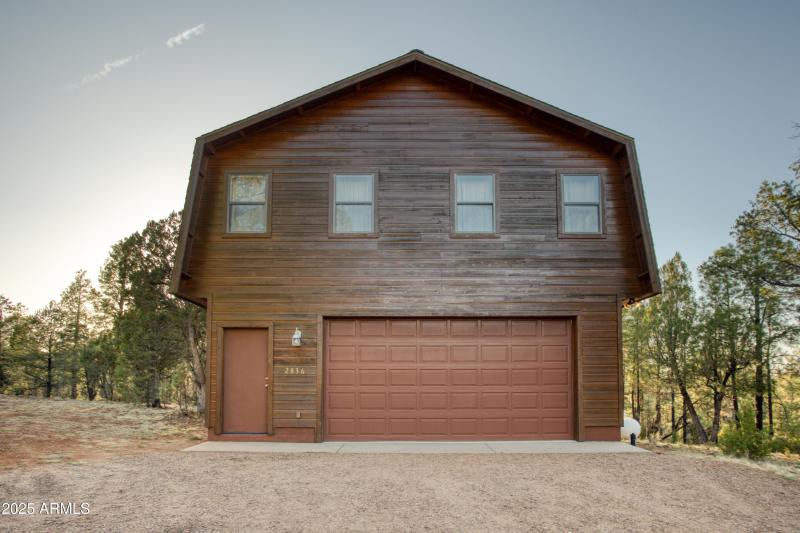 2836 Homestead Drive Overgaard, AZ 85933