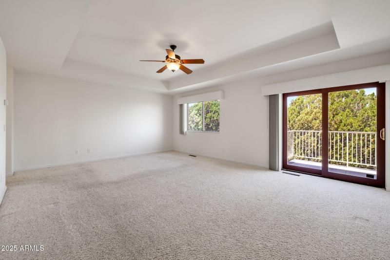 13-Primary Bedroom (1)