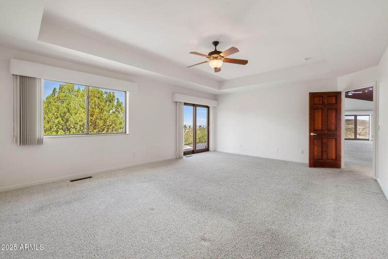 14-Primary Bedroom (2)