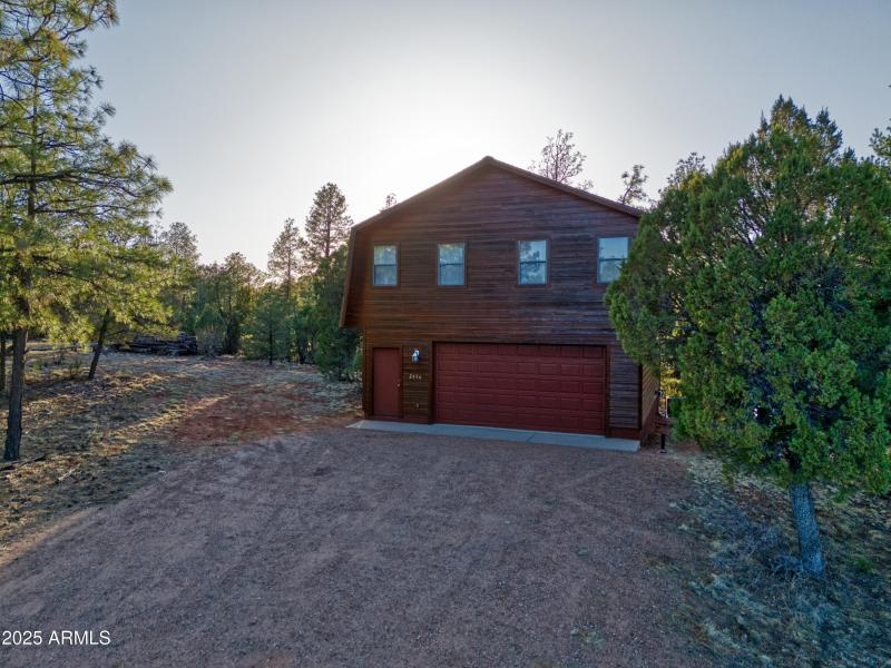 2836 Homestead Drive Overgaard, AZ 85933