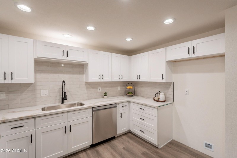 14-web-or-mls-Ludlow-14