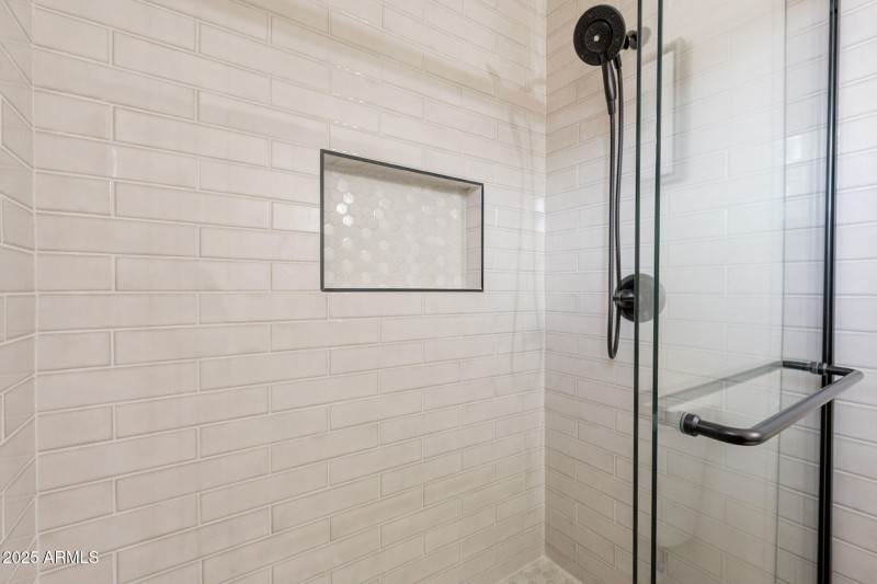 33-web-or-mls-Ludlow-33