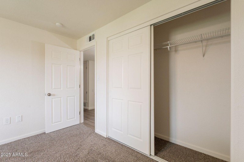 34-web-or-mls-Ludlow-34