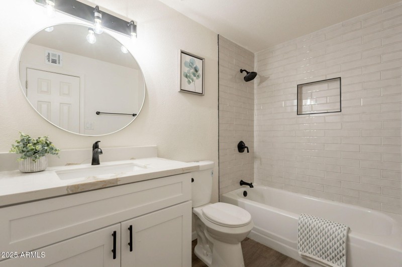 39-web-or-mls-Ludlow-39