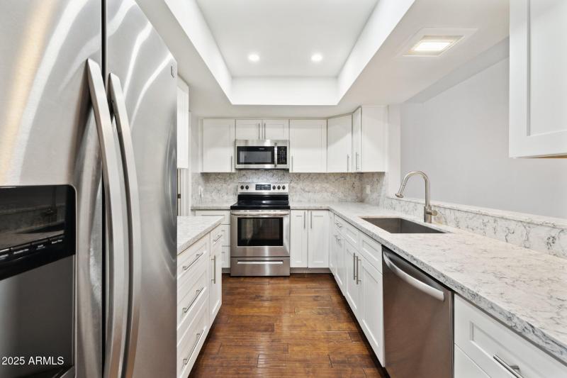 9-web-or-mls-5601-n-79th-st-1